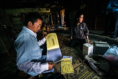 lao_wiw2016_paperwork